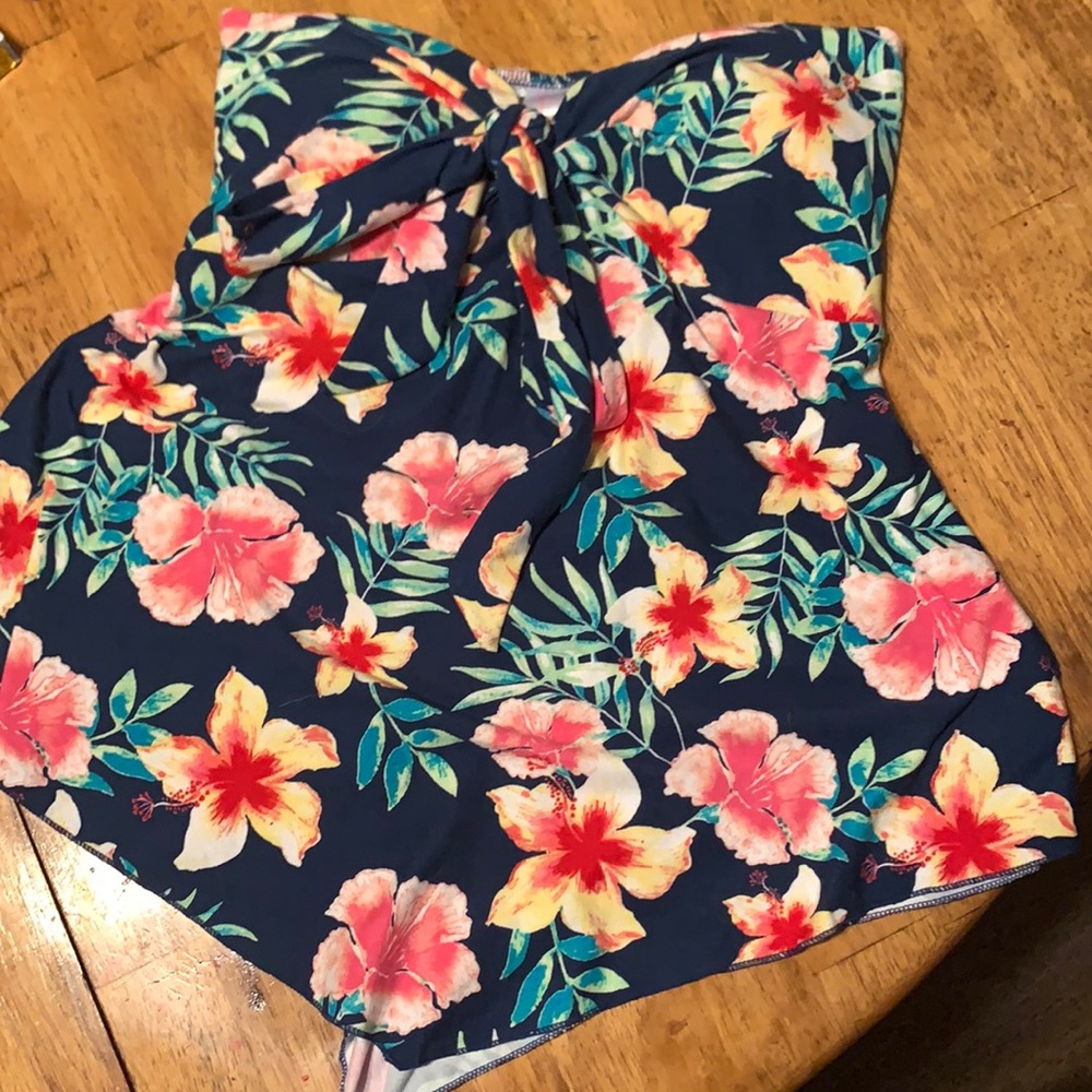 Strapless crop top